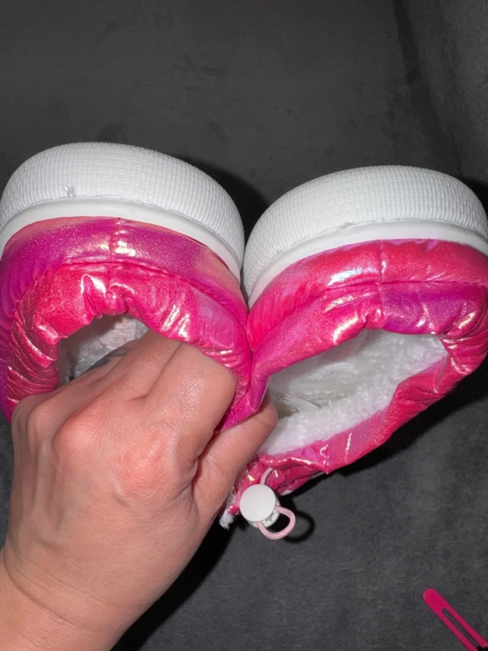 Hello Kitty-NWT Pink Metallic Slip-On Slippers Adult Size 7-8 - Picture 12 of 13